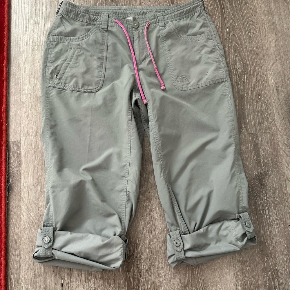 The North Face Green Long short/ court Pants Adj length 5 Pockets +
Stow Pocket - Picture 10 of 10